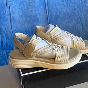 Women's Cream Strappy Sandals, 10A, 135S006